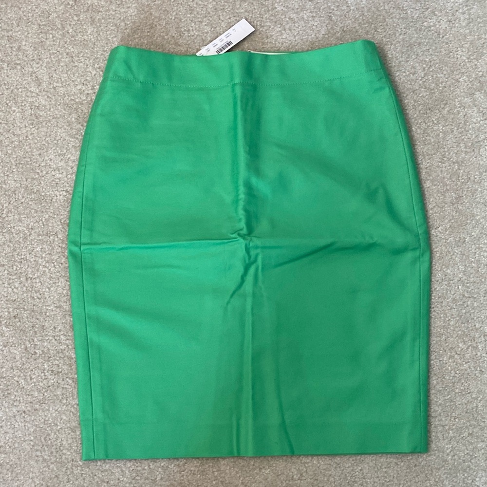 J Crew green pencil skirt. Size 4. NWT.
